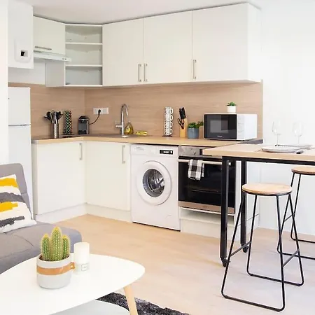 3. Proche Centre Et Gare Apartment *